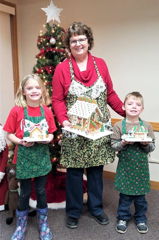 Grandma and Me Gingerbread House Class.jpg